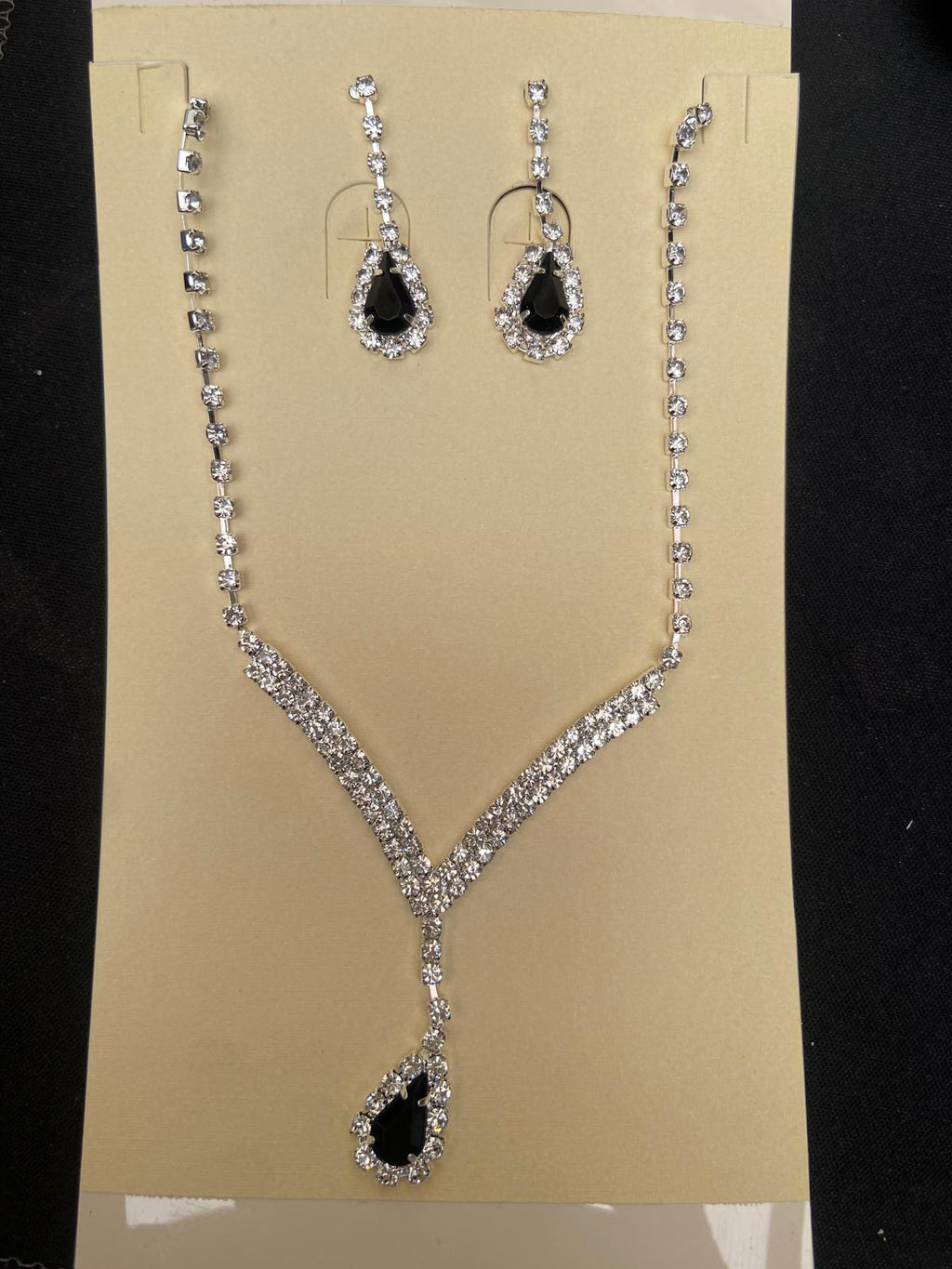 Women's Silver Crystal Teardrop Necklace & Earrings Set UK | PHANTAZ